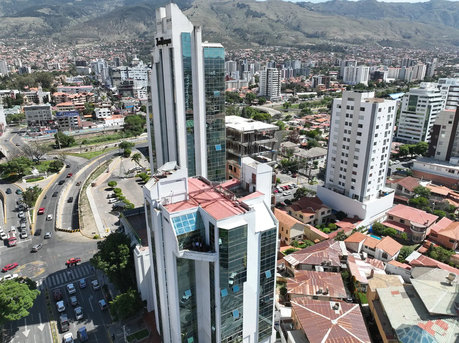 Cochabamba Sucursal - Plazuela Quintanilla, edificio Los Tiempos - torre 1 piso 10 dpto 1001