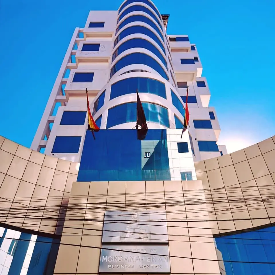 Oruro - Calle Junin Nro.658 Edificio Las Torres de Morgana Piso 12 Dpto. Oficina Zona Central