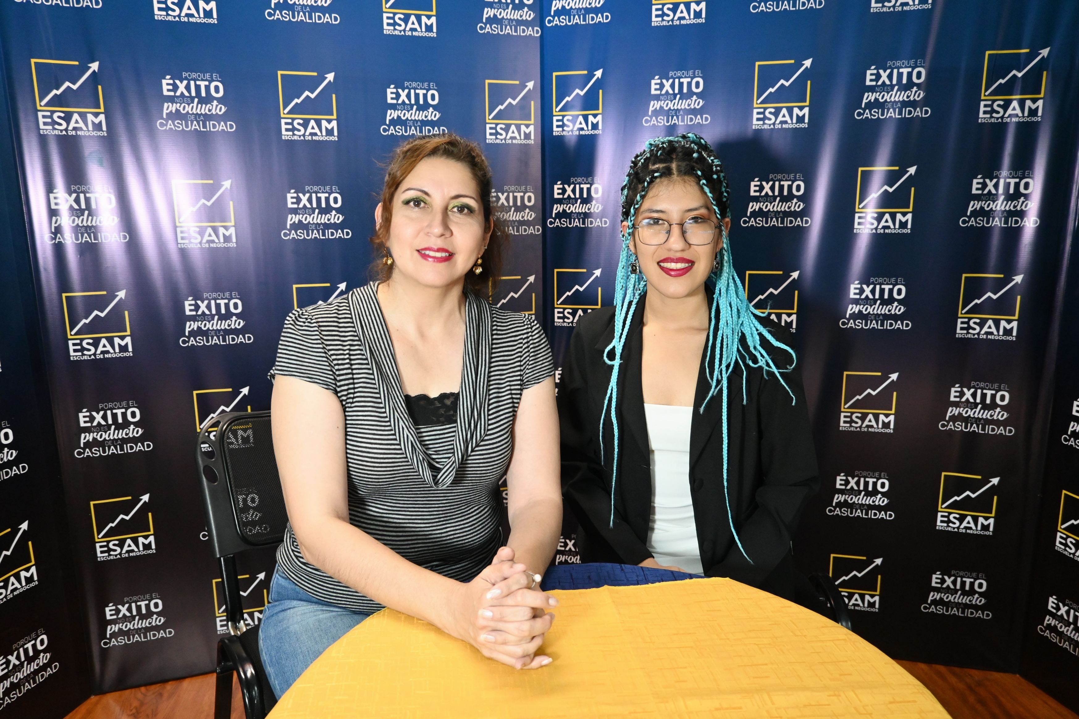 Portada de la entrevista Podcast I Liderazgo y Toma de Decisiones - Lic. Claudia Herbas Flores